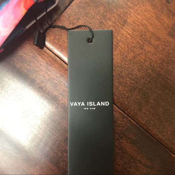 vaya island jaye malibu top - Picture 3 of 5